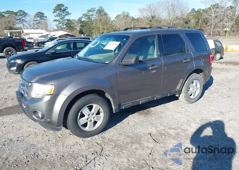 2010 Ford Escape Xlt z USA, uszkodzony, nr VIN 1FMCU0D77AKA42014
